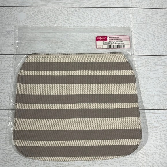 Studio Thirty-One Flap in Double Stripe NWT - Picture 1 of 4